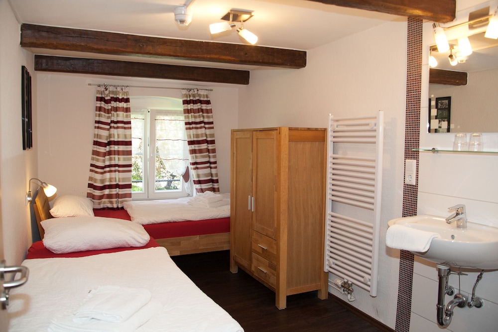 Standard Room, 2 Bedrooms, Garden View (1) photo 2