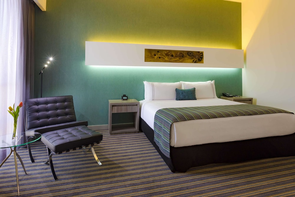Standard Room, 1 King Bed - Photo 6