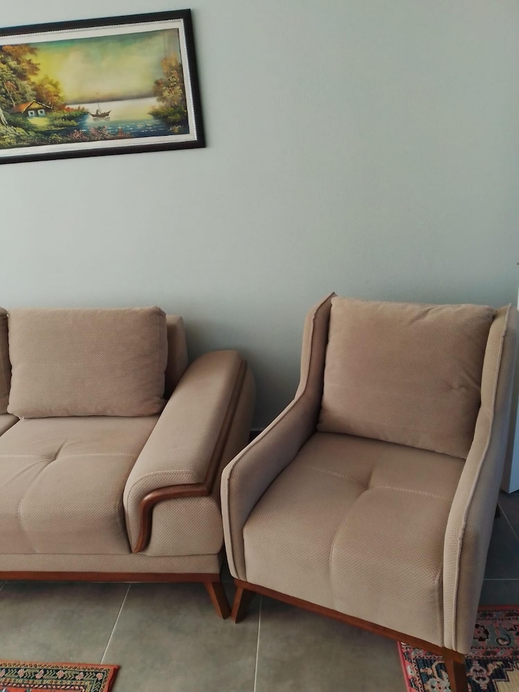 Apartment photo 2
