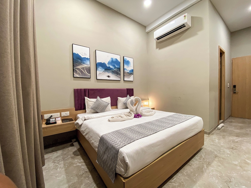 Executive Double Room, Pool View