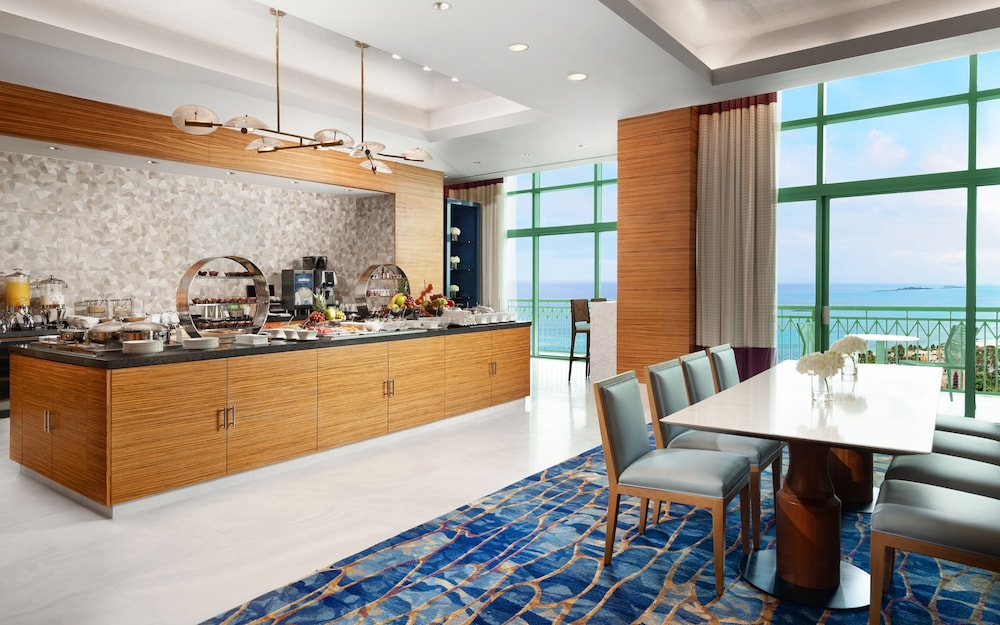 Lapis Club Ocean Suite, 1 King Bed