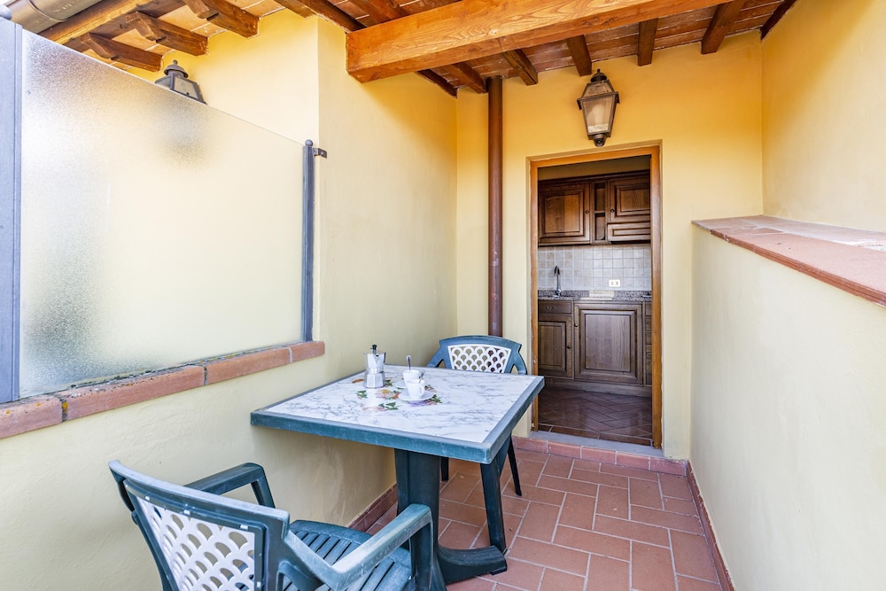 Family Studio, Mountain View (Usignoli Studio With Pool) photo 2