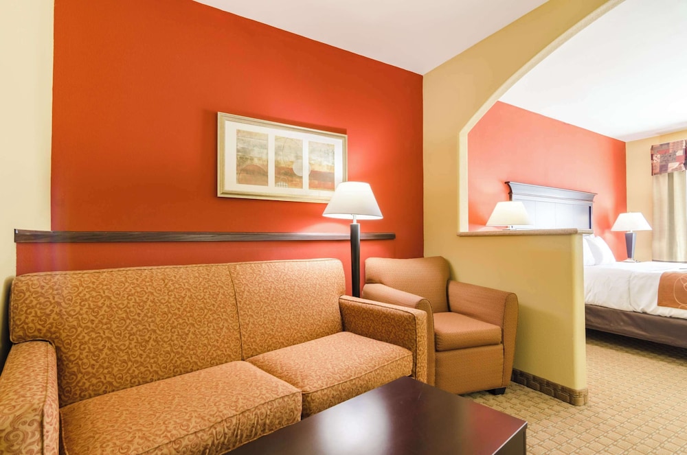 Suite, 1 King Bed with Sofa bed, Accessible, Non Smoking - Photo 5