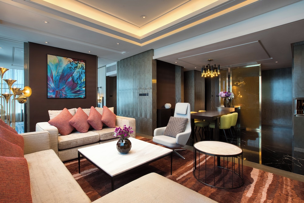 Suite, 1 King Bed (Club Millésime Access)