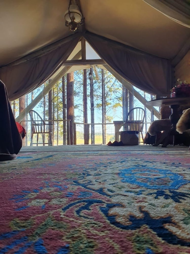 Romantic Cabin, 1 Queen Bed, Lake View - Photo 5