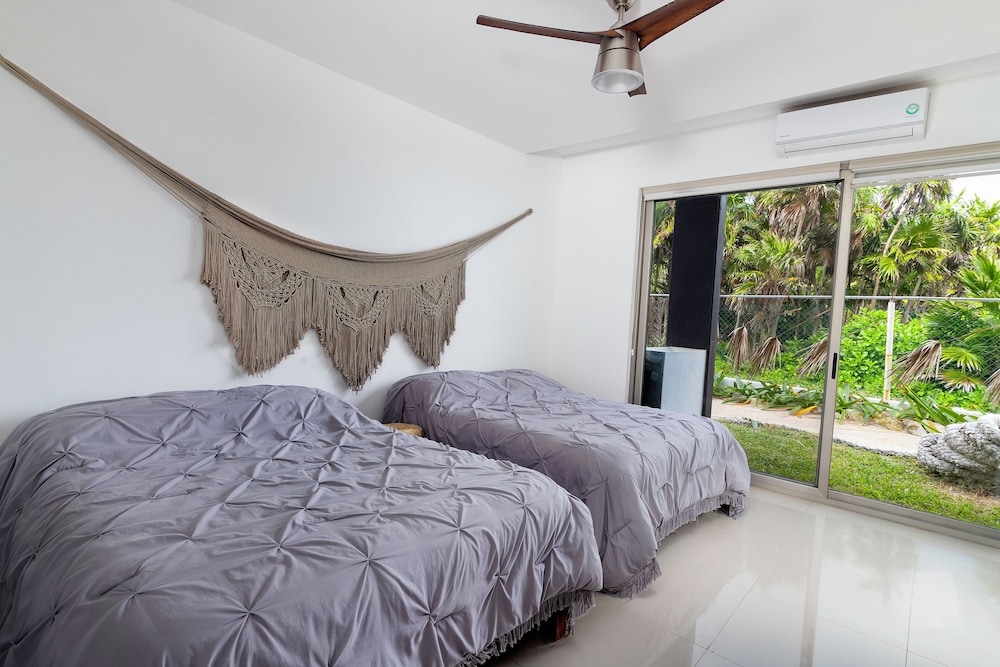 Luxury Apartment, 2 Bedrooms, Sea View photo 3