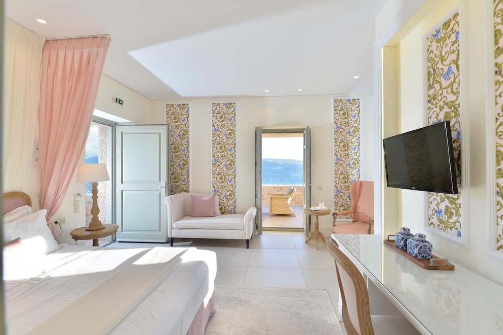 Deluxe Suite, Sea View - Photo 39