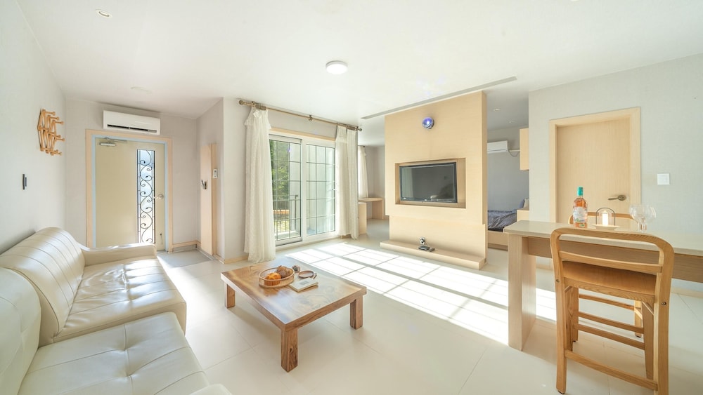 Basic Room, 1 Bedroom (Happy 02)