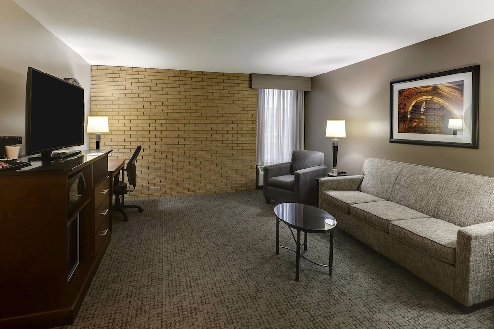 Suite, 1 King Bed with Sofa bed, Refrigerator & Microwave (Oversized Room, Upper Floor) photo 1