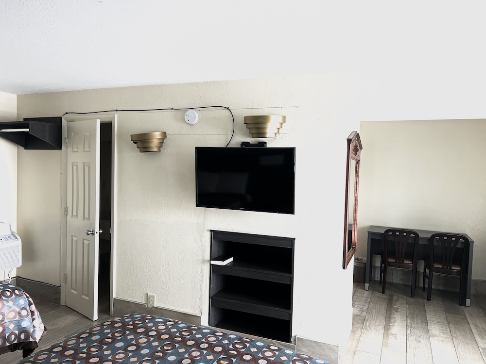 Deluxe Triple Room, Multiple Beds, Non Smoking photo 3