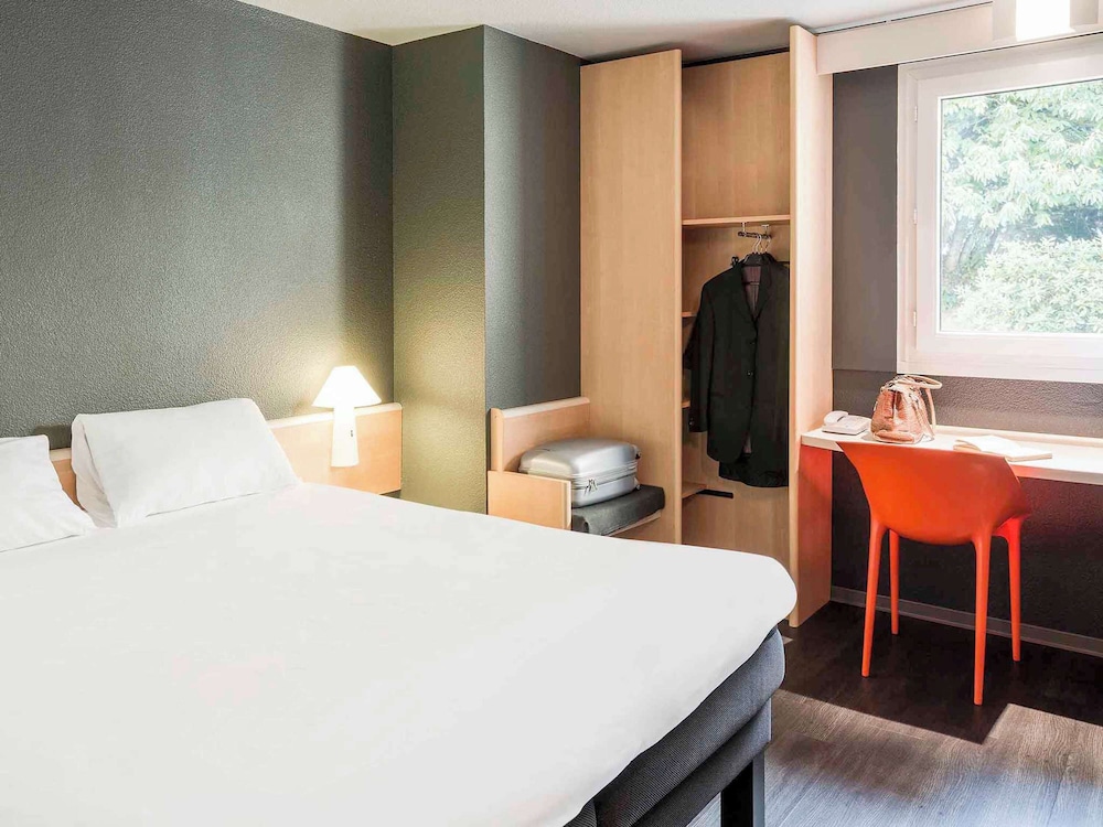 Room, 2 Twin Beds - Photo 6
