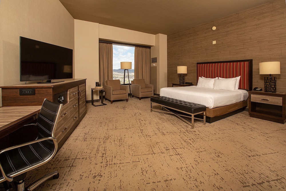 Petite King Suite, Non Smoking photo 2