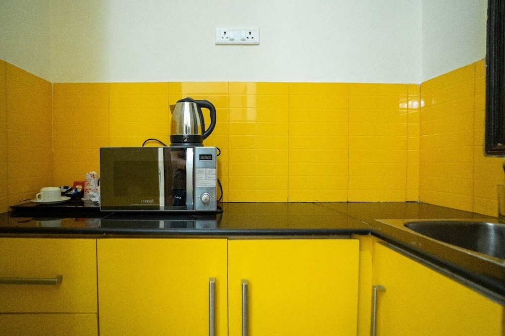 Deluxe Queen Apartment with Balcony photo 3