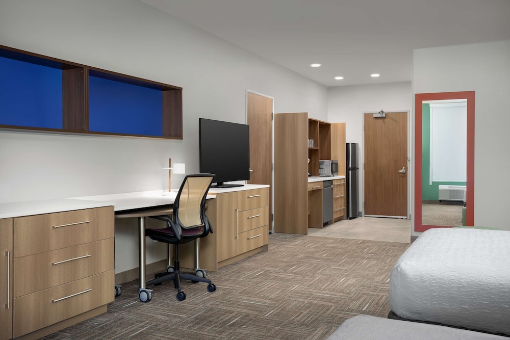 Studio, 2 Queen Beds, Accessible (Mobility & Hearing, Roll-in Shower) photo 1