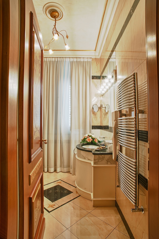 Superior Double or Twin Room - Photo 4