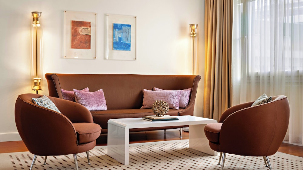 Grand Suite, 1 King Bed (Quiet High Floor)