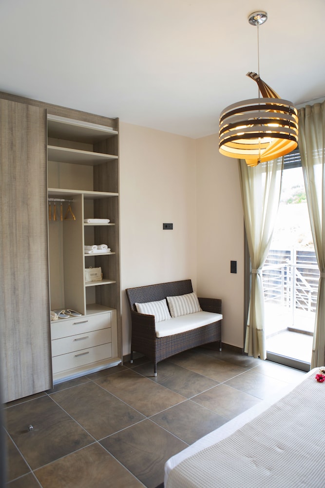 Luxury Duplex, 3 Bedrooms, Ensuite, Executive Level photo 3