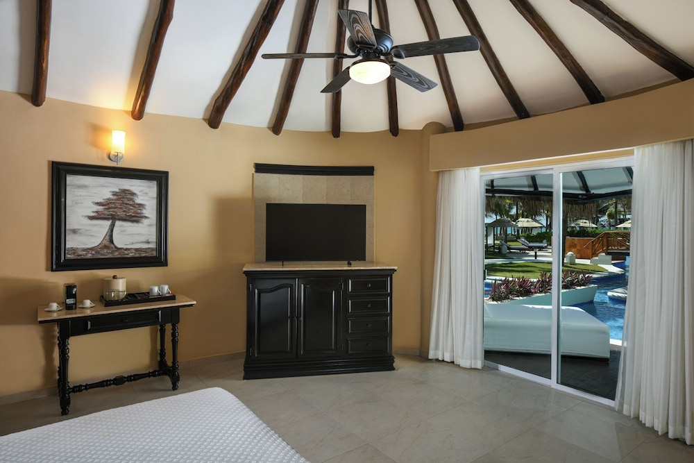 Honeymoon Private Pool Swim Up Casita Suite