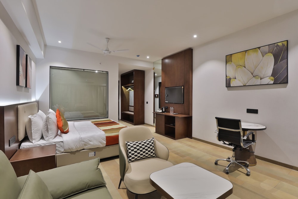 Executive Room - Photo 8