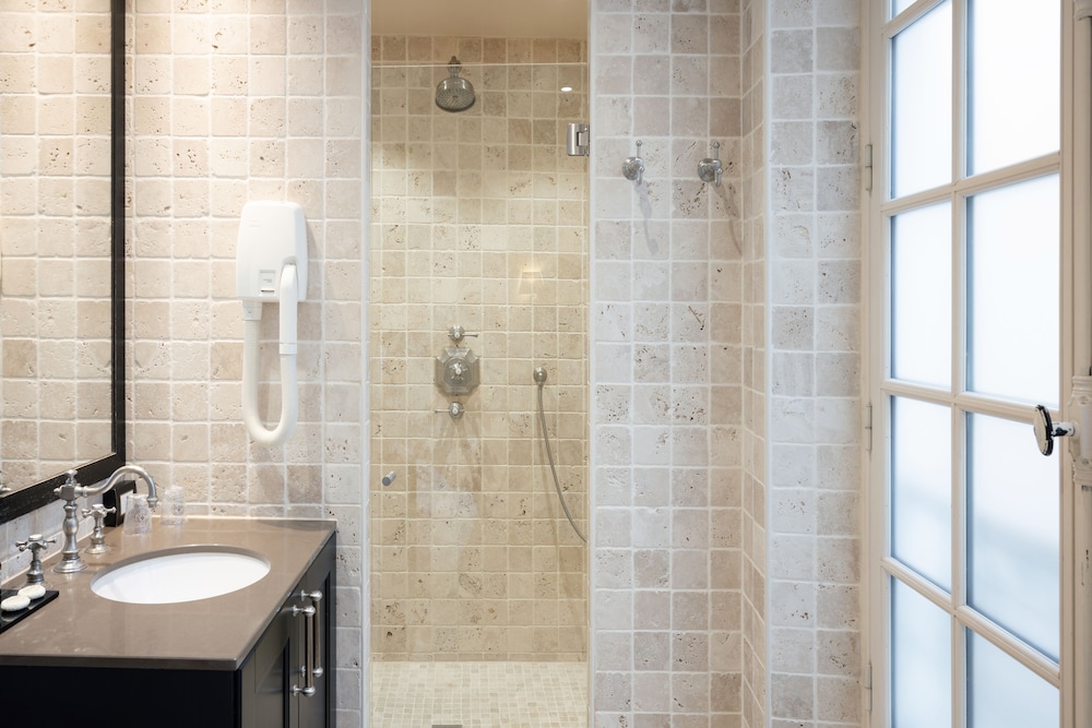 Standard Double or Twin Room photo 3