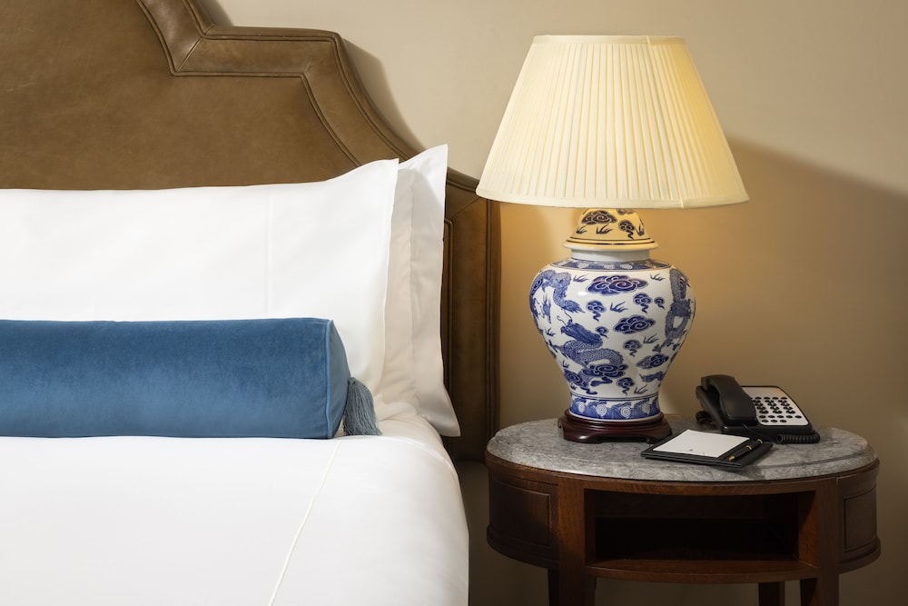 House Deluxe Stateroom - Photo 3