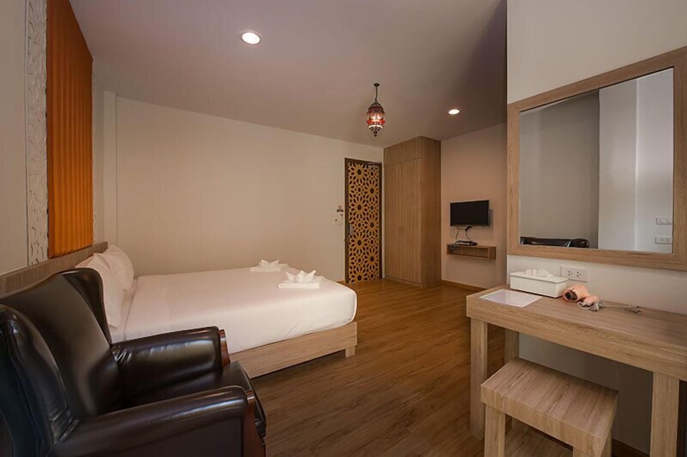 Superior Room (Double Bed Only) photo 3