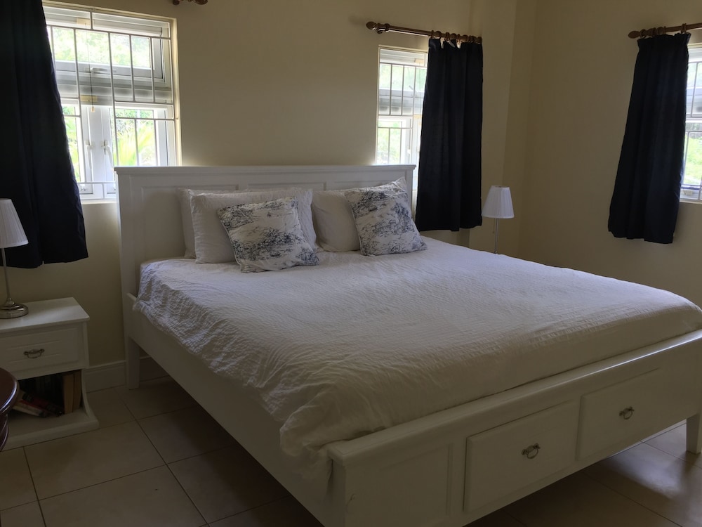 Luxury Apartment, 2 Bedrooms, Ocean View photo 3
