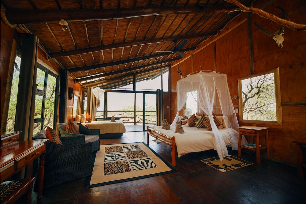 Marula (Luxury Family Tree House)
