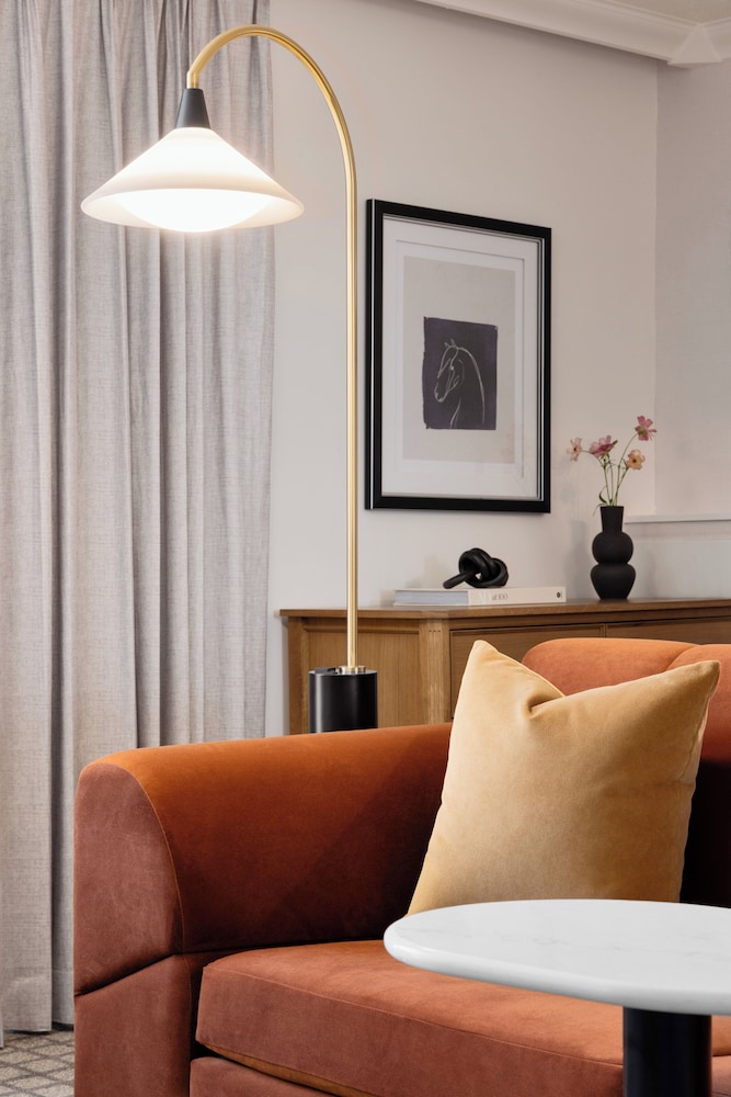 Suite, 1 Bedroom - Photo 1