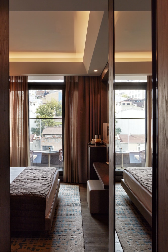 Superior Room with Balcony photo 2