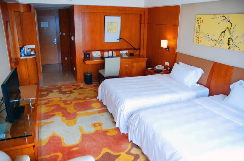 Room, Lake View (Fuchun Impression)