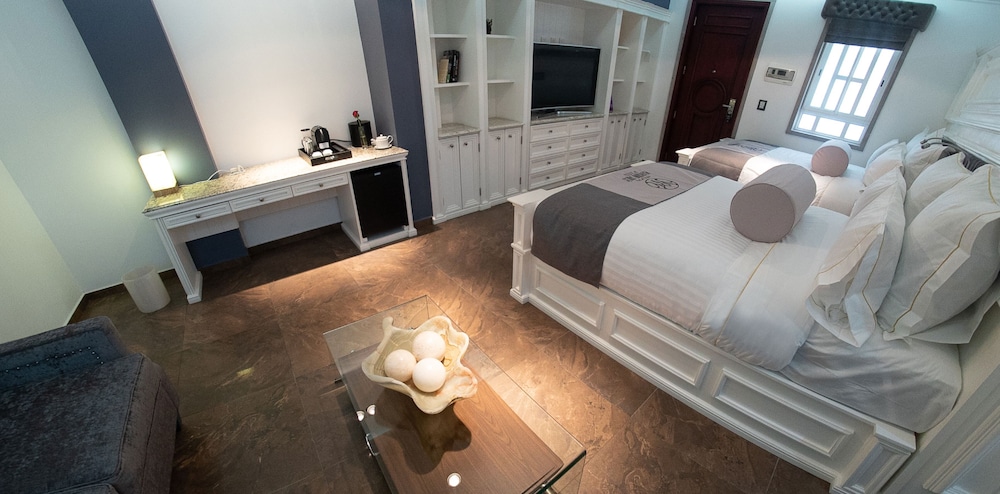 Junior Suite Two Queen Beds - Photo 4