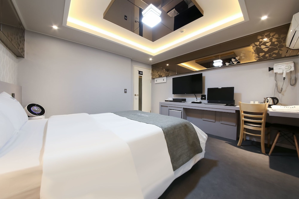 Standard Room - Photo 10