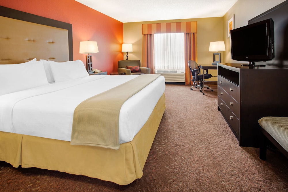 Standard Room, 1 King Bed, Accessible (Comm, Accessible Tub) - Photo 2