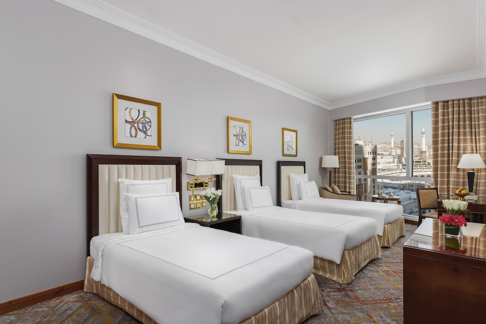 Classic Triple Room, City View