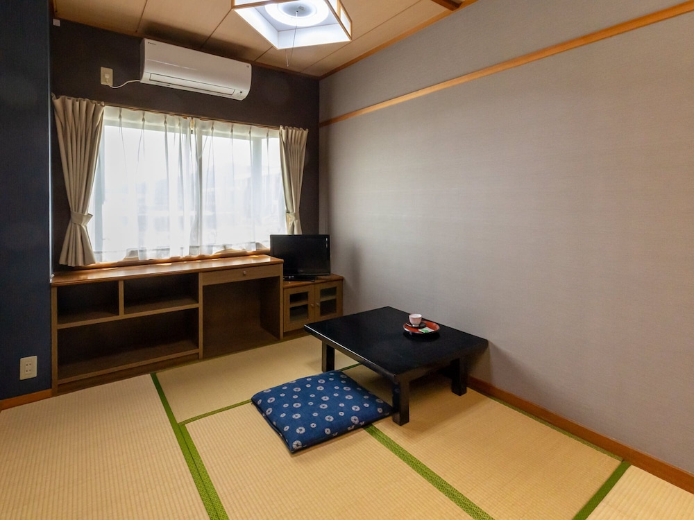 Traditional Twin Room, Non Smoking, Shared Bathroom (8 tatami-mat size) photo 1