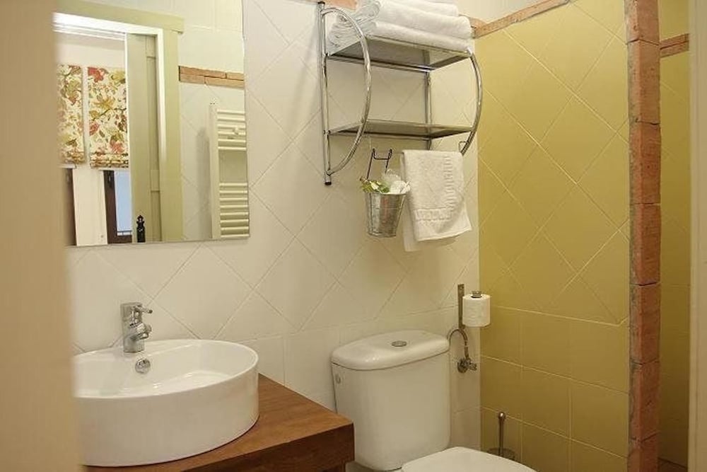 Double Room, Non Smoking, Courtyard View photo 2