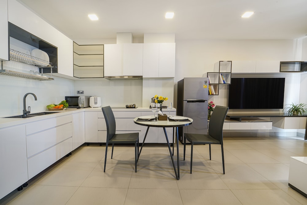 Standard Apartment, 1 Bedroom, Balcony, City View photo 3