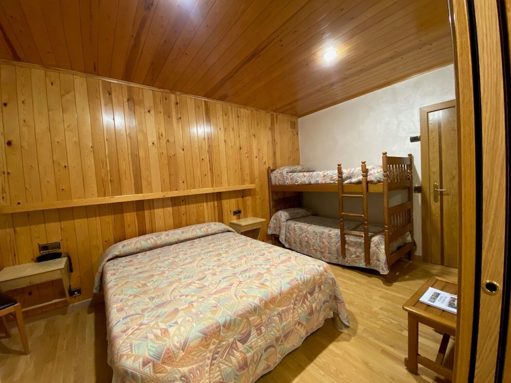 Family Room - Photo 2