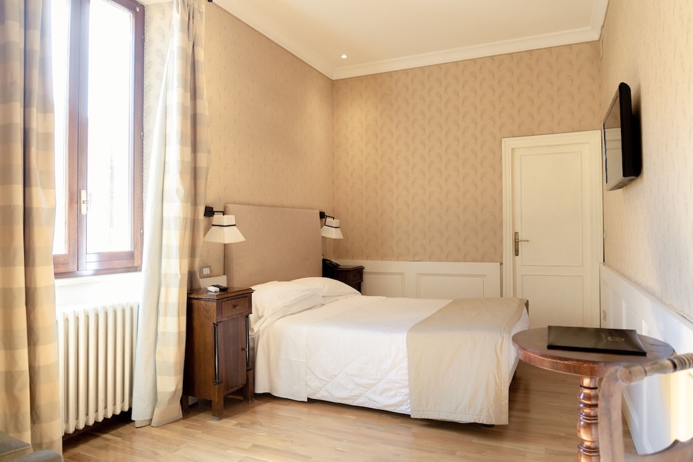 Classic Double Room - Photo 2