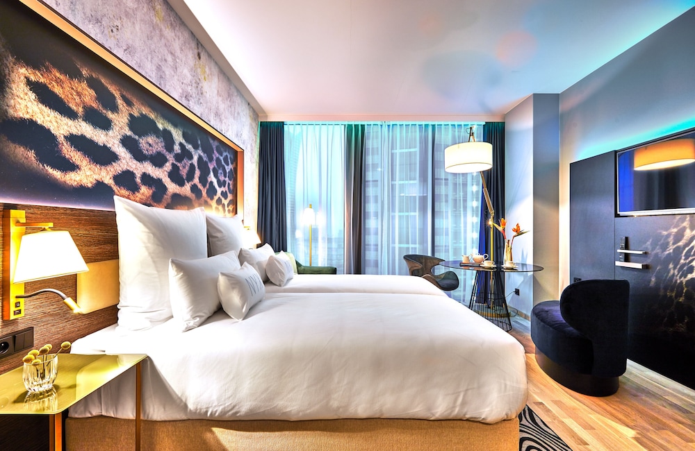 Comfort Room (Down To Earth) - Photo 8