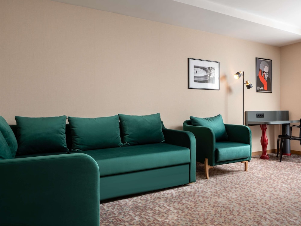 Privilege, Suite, 1 Double Bed with Sofa bed, City View - Photo 2