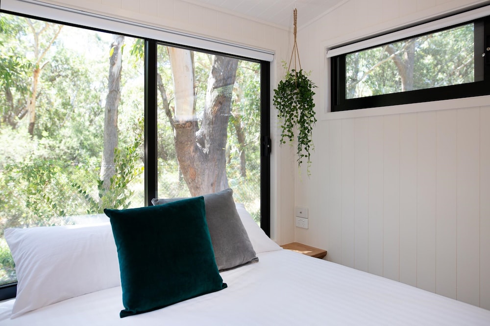 Tiny Home - Sleeps 2 photo 1