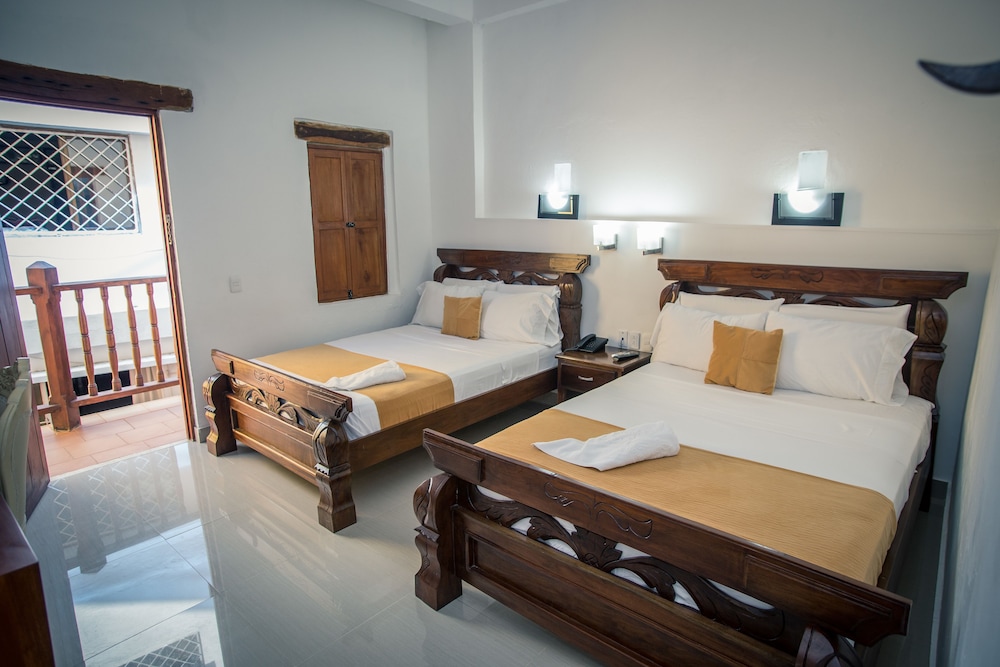 Superior Double Room, 2 Queen Beds photo 2