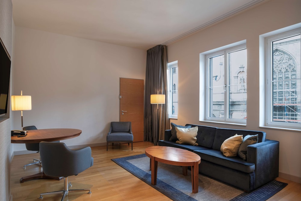 Suite, 1 King Bed, Connecting Rooms (Duplex)