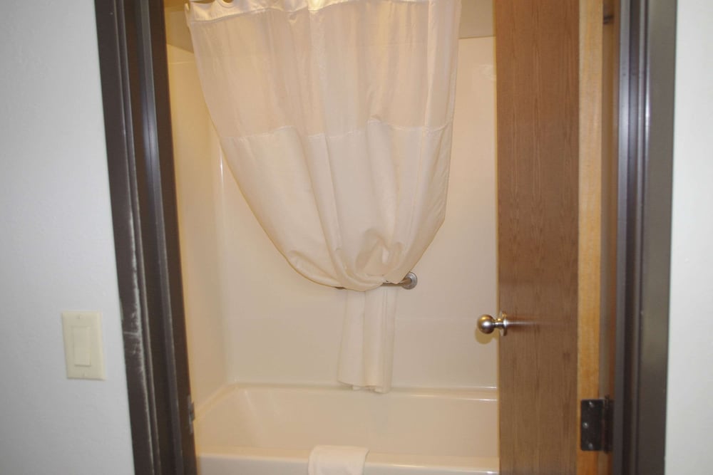 Standard Room, 2 Queen Beds, Non Smoking - Photo 5
