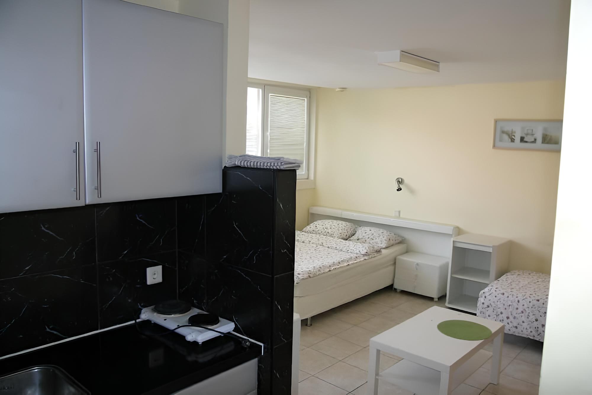 Basic Double Room photo 2