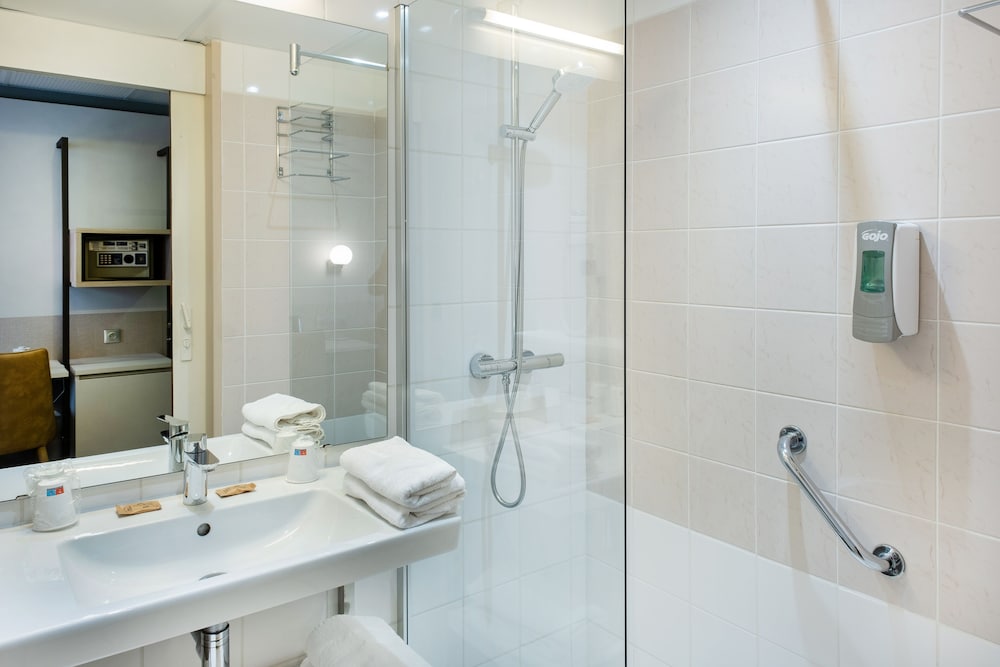 Superior Double or Twin Room, Accessible - Photo 7