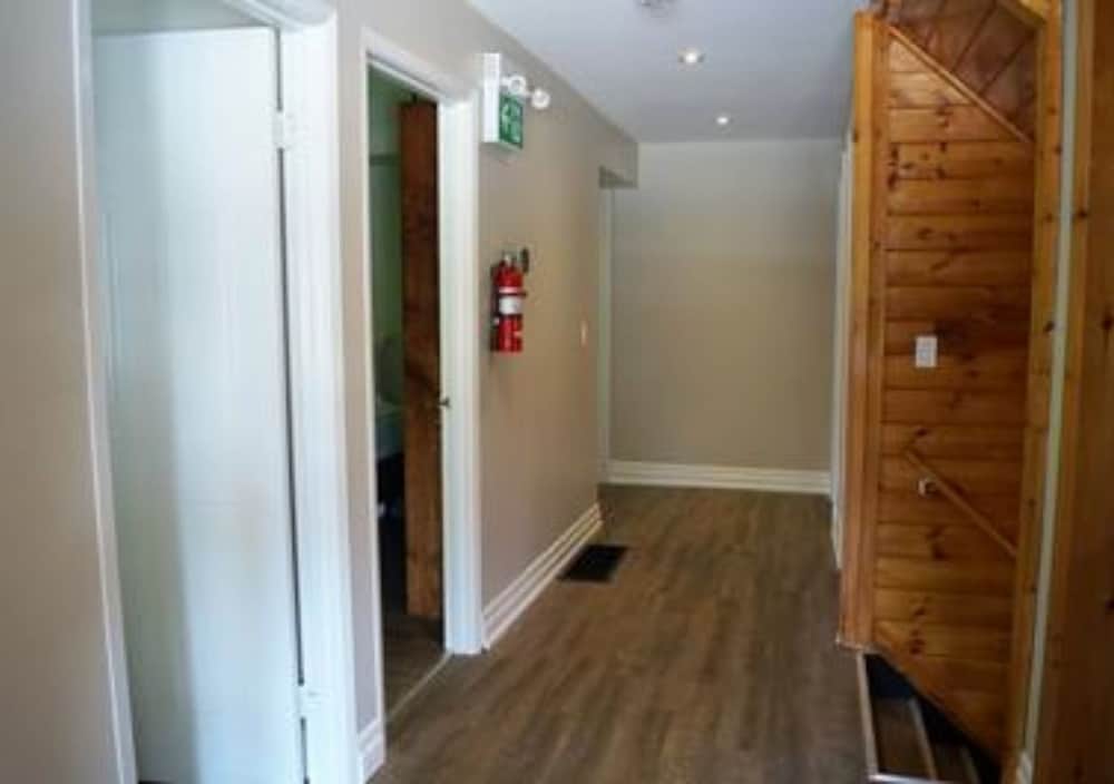 Chalet, 6 Bedrooms, 2 Bathrooms photo 3