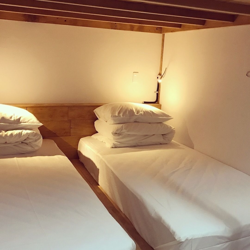 Signature Shared Dormitory, Women only, Shared Bathroom (Max occupancy 6 people, Checkin before 9P) photo 3